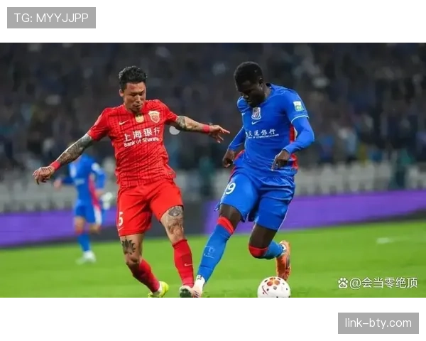 上海申花近期阵容磨合问题浮现,球队在赛季初期面临稳定性考验 上海申花近期阵容磨合问题浮现,球队在赛季初期面临稳定性考验